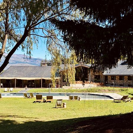 Basecamps Cerdanya Hotel Caixans Ngoại thất bức ảnh