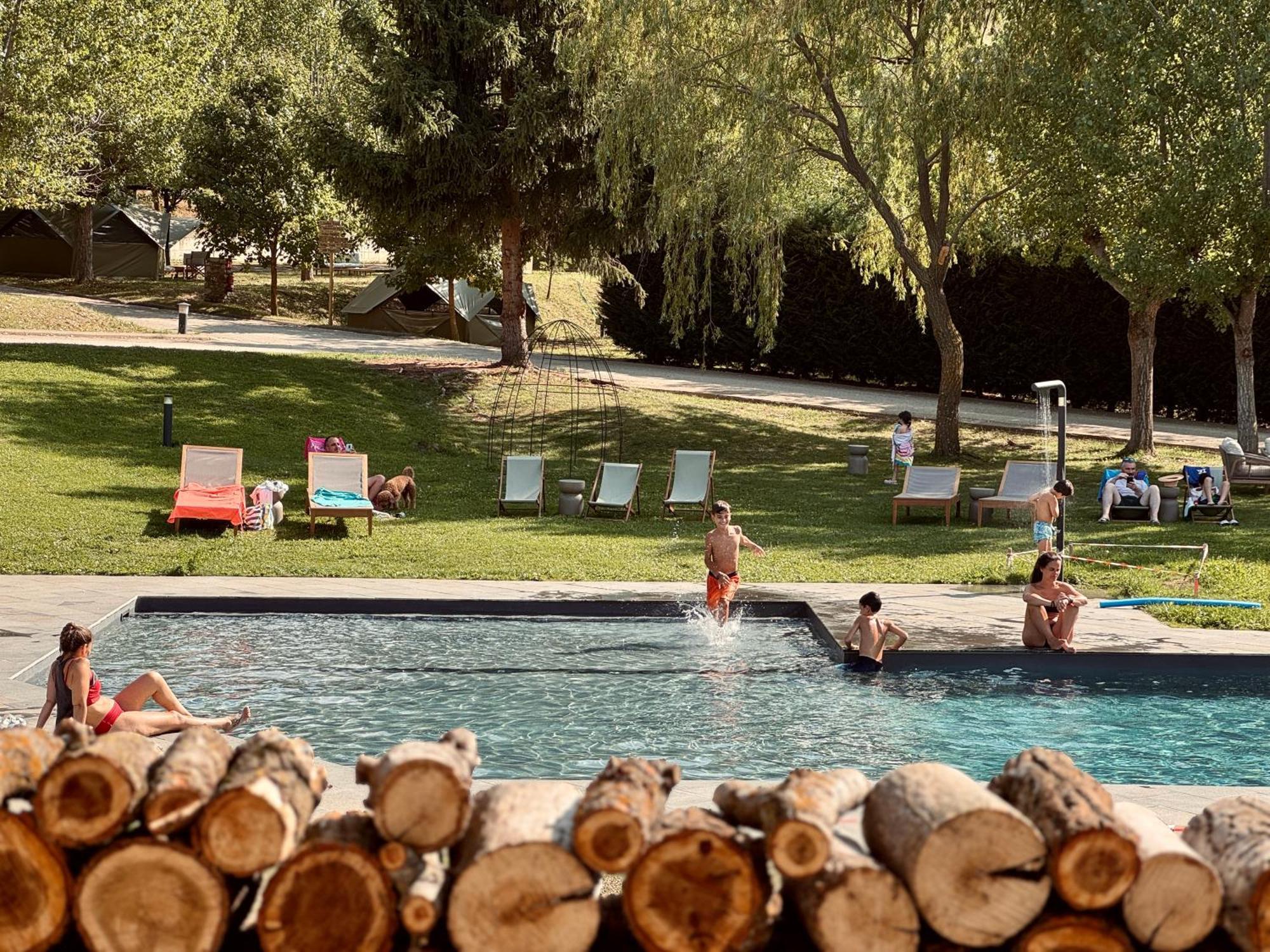 Basecamps Cerdanya Hotel Caixans Ngoại thất bức ảnh