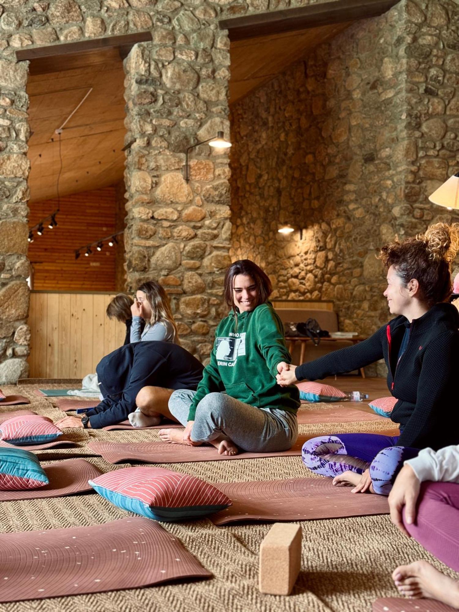 Basecamps Cerdanya Hotel Caixans Ngoại thất bức ảnh