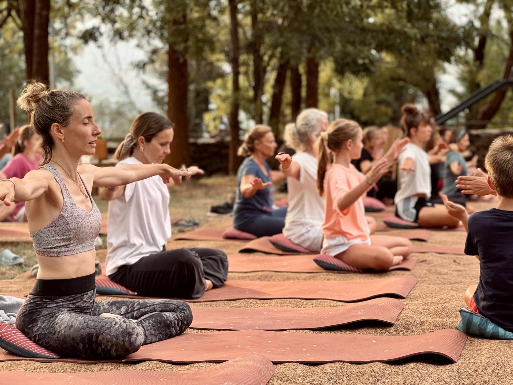 Basecamps Cerdanya Hotel Caixans Ngoại thất bức ảnh