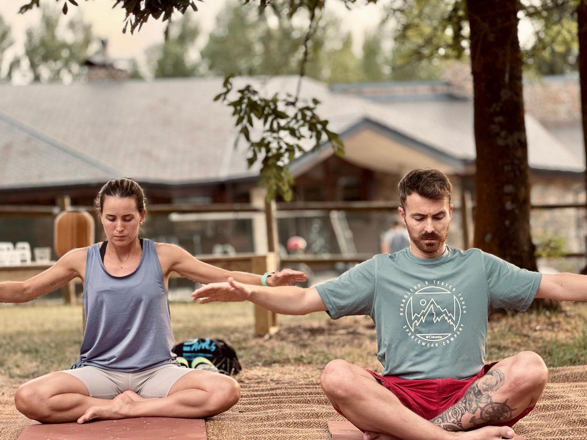 Basecamps Cerdanya Hotel Caixans Ngoại thất bức ảnh